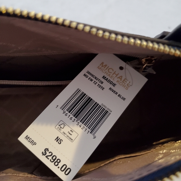 Michael Kors purse - Picture 6 of 8